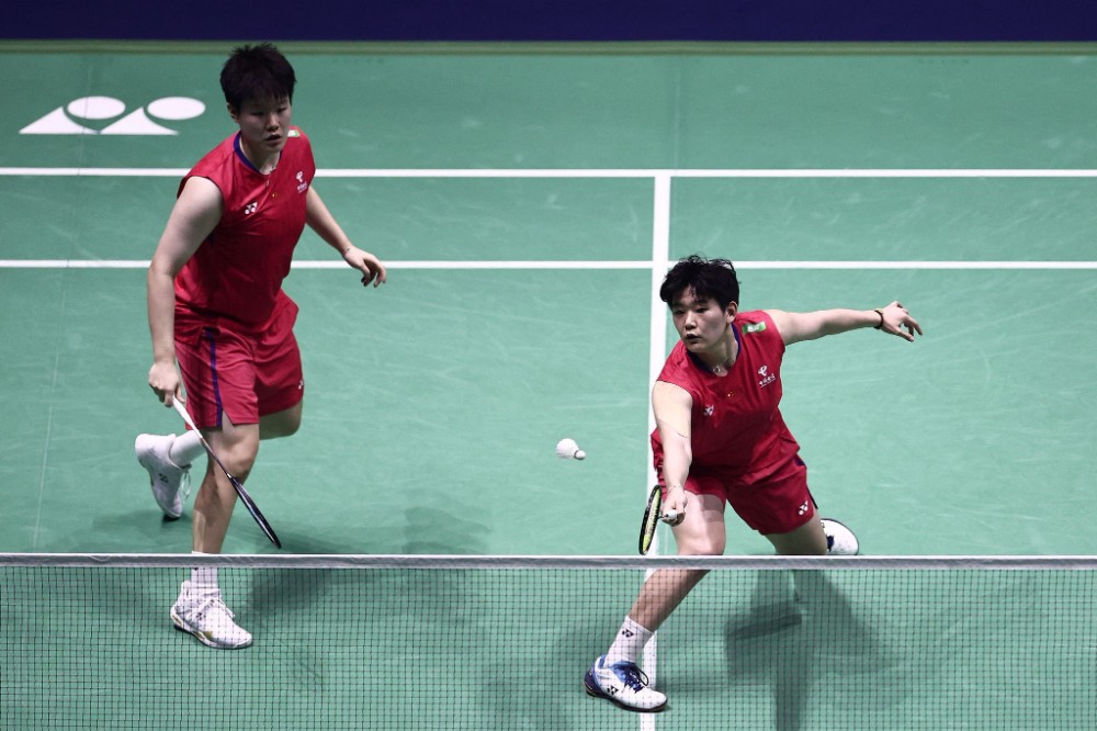 疑是引人注 疑是引人注